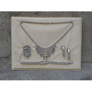 Parure en strass